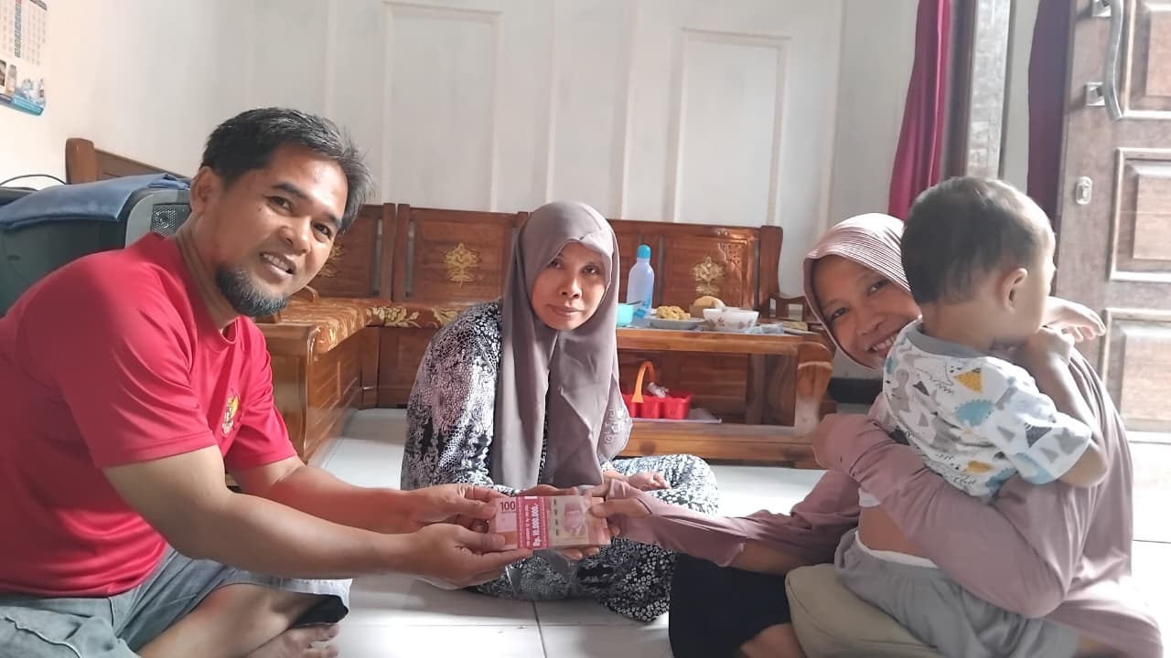 Bapak Taryono donasi Rp. 10 juta
